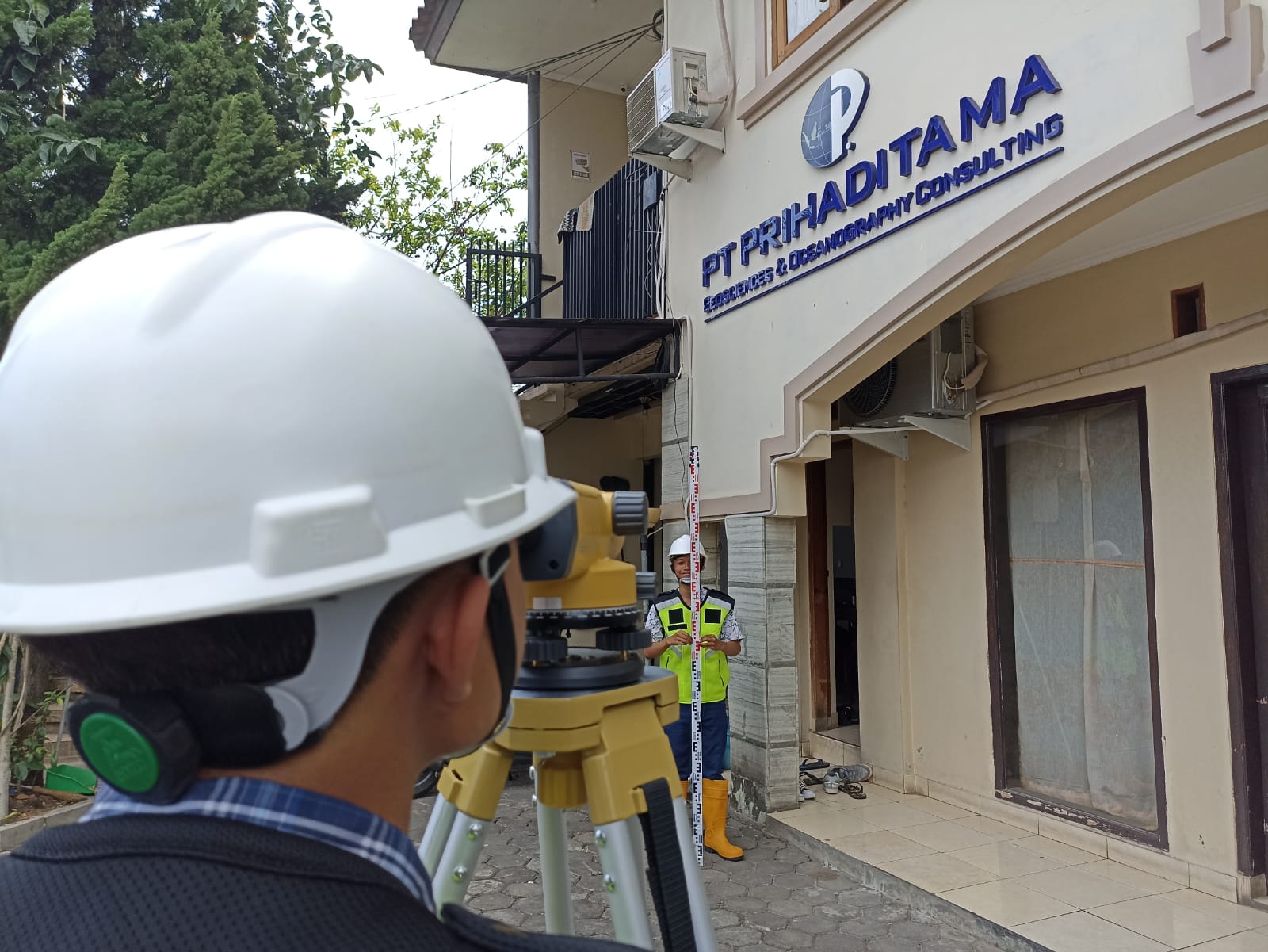 Alat Ukur Beda Tinggi atau Elevasi Otomatis Waterpass Topcon AT-B4A